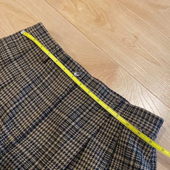 2 Sag Harbor high waisted shorts - Picture 3 of 5